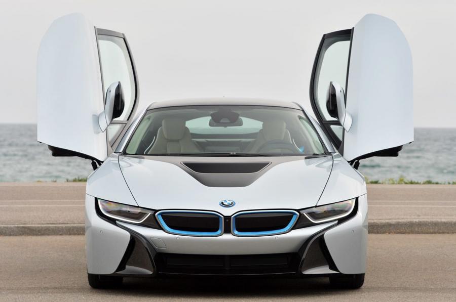  BMW i8 2014 года  (фото 123 из 180)